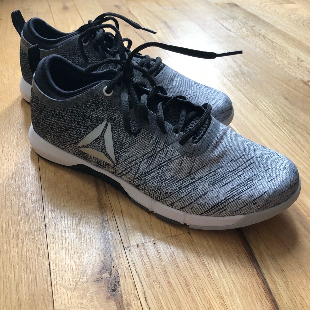 Reebok Speed Her Trainer NWT Size 9. Black + Grey